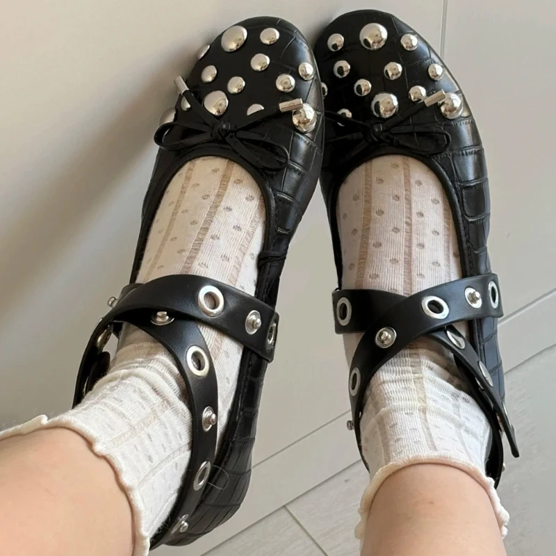 

Fashion Metal Flats Ballet Shoes Women Brand Design Punk Style Leather Rivet Black Bow Shoe Cross Ankle Buckle Mary Jane Shoes