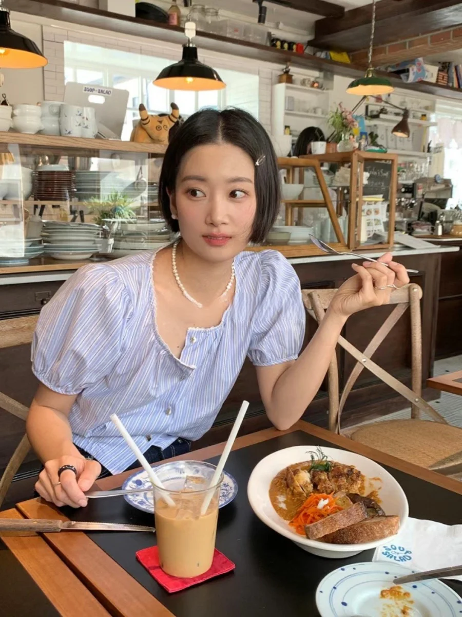 유니크 SEI 매트 하트 버튼 스트라이프 다용도 레이스 칼라 버블 슬리브 탑 한국 스타일 출퇴근 바람막이