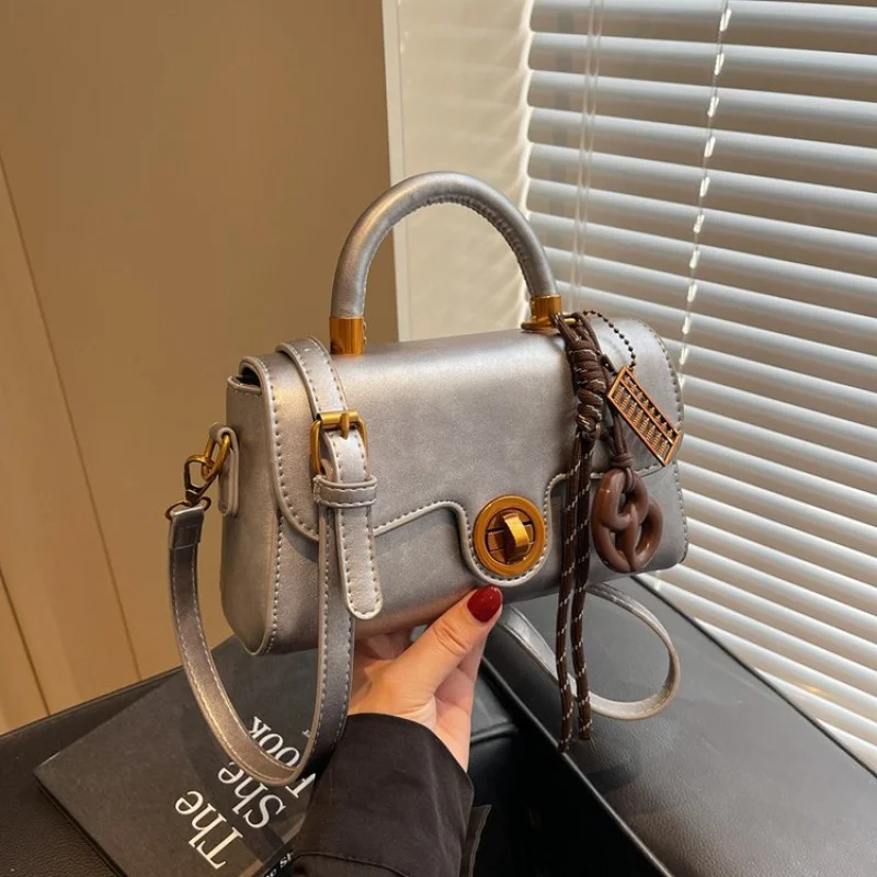 

Women's Luxe Brocade Clutch Bag For Evening Designer Inspired Jacquard Party Bag Intricate Woven Patterns