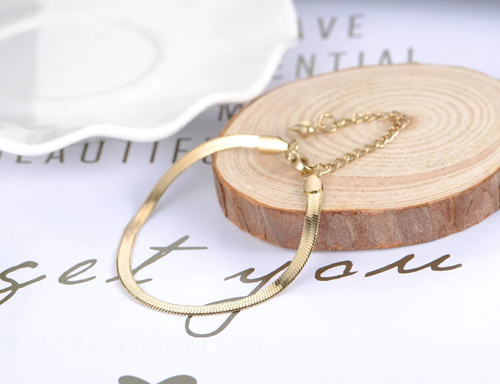 JeeMango vergoldetes kubanisches Kettenarmband aus Edelstahl für Damen, Statement-Chic, modischer, wasserdichter Schmuck B23062 – Detail 10