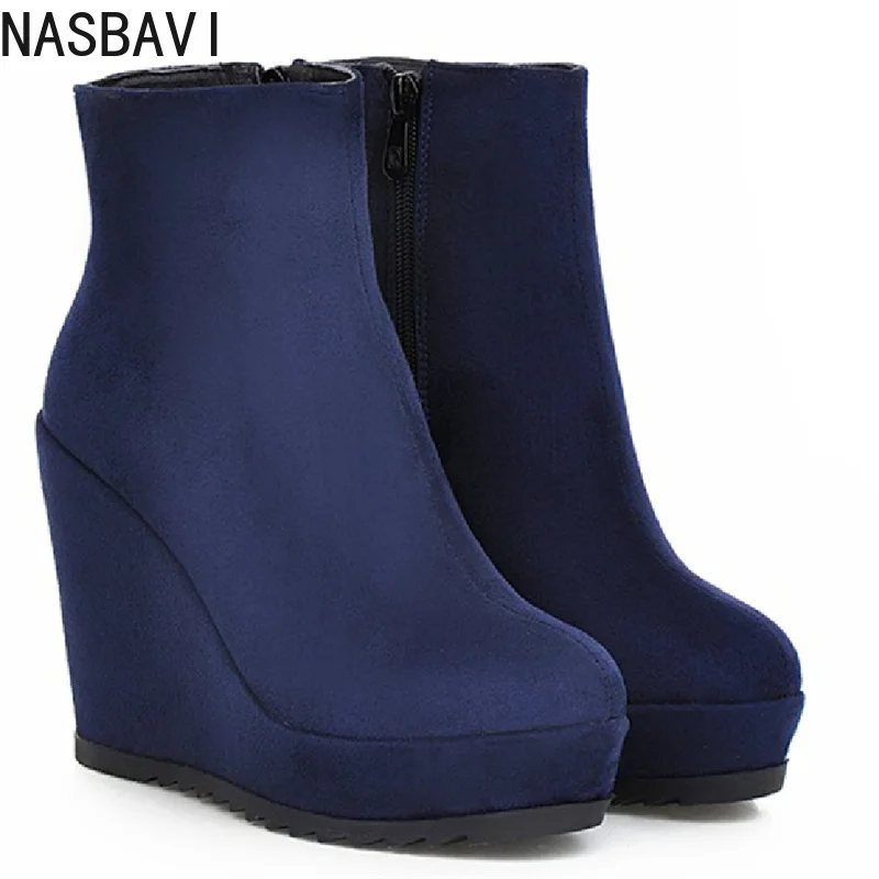 

Ботильоны на танкетке, женская обувь, зима-осень, модные женские короткие ботинки из искусственной замши на платформе, элегантные туфли на танкетке, женские большие размеры