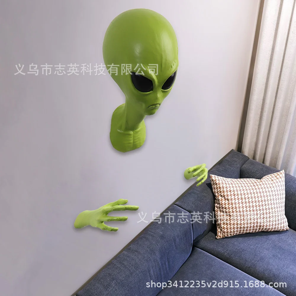 Green Alien UFO Visitor 51 Area Extraterrestrial Organism Monster Study living room wall hanging ornament Sci-Fi Lover\'s Gift