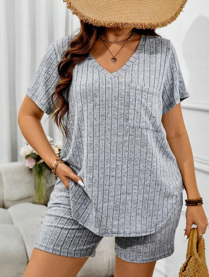 

Summer Women's Two-Piece V-Neck Pocket Design with Loose ShortSleeves Paired with SolidColor High Waisted Casual Knit Shorts Set