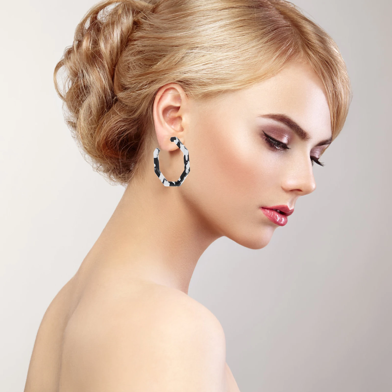 

Statement Earrings for Women Totorshuine Leopard Hoop Bohemia White Acrylic Drop Miss