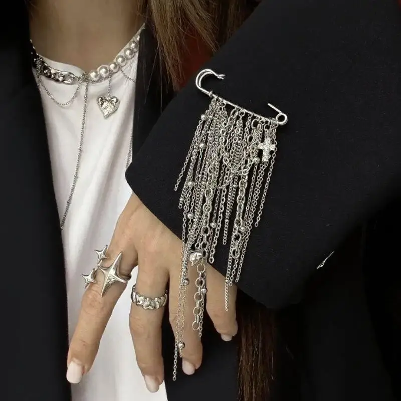 Индивидуальная булавка с кисточкой