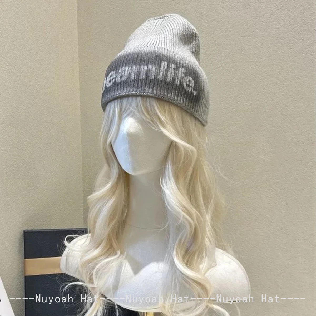 جديد الرجال النساء الشخصية النافثة للحبر رسائل قبعات منسوجة الدافئة عادية ظلة الكورية بيني الشارع تنوعا موضة ريترو تصميم الإضافية