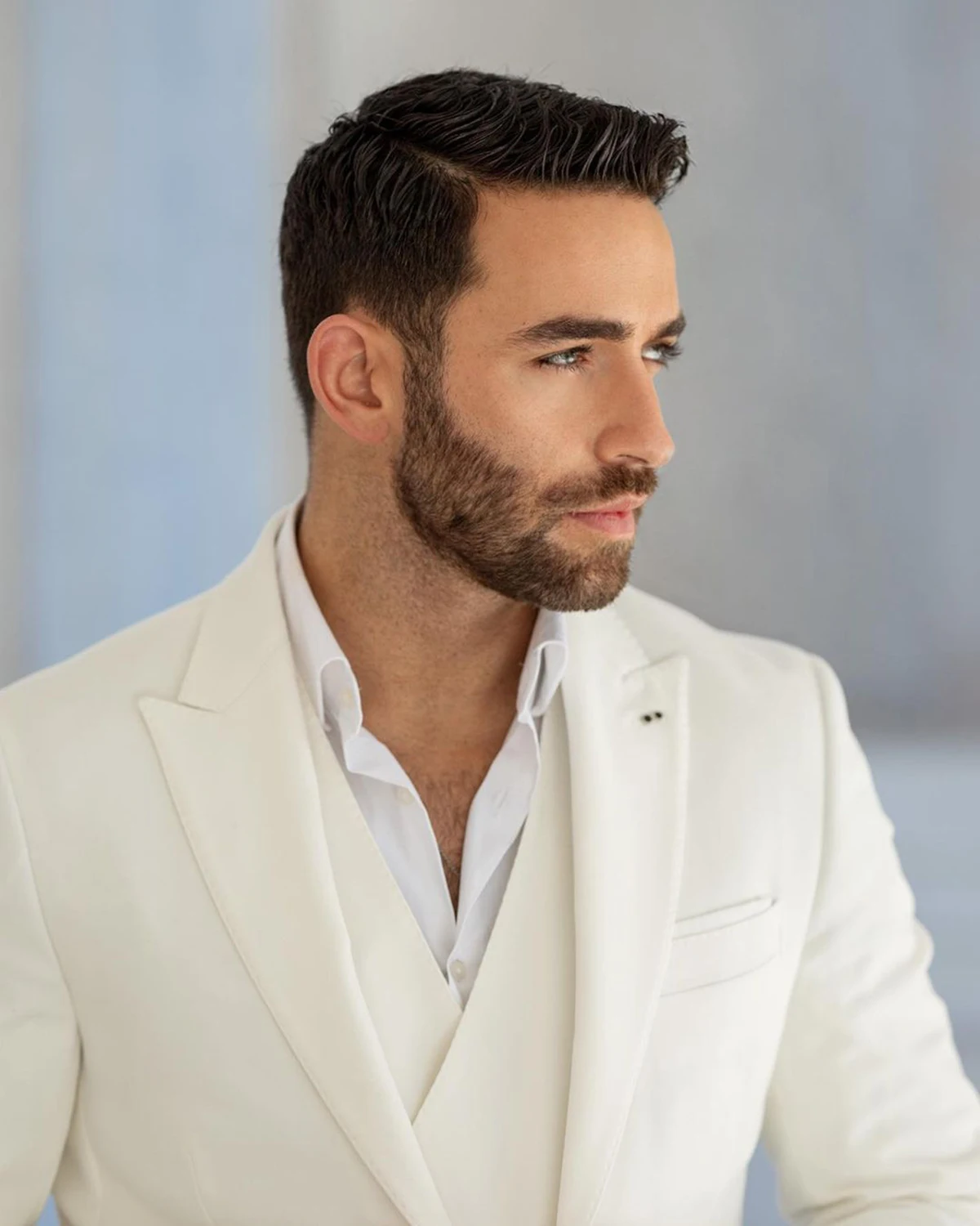 Elegant Men Wedding Suits Peaked Lapel Tuxedos Designer Groom Wear Slim Fit Business 3 Pcs  Coat Pants Vest Custom Made