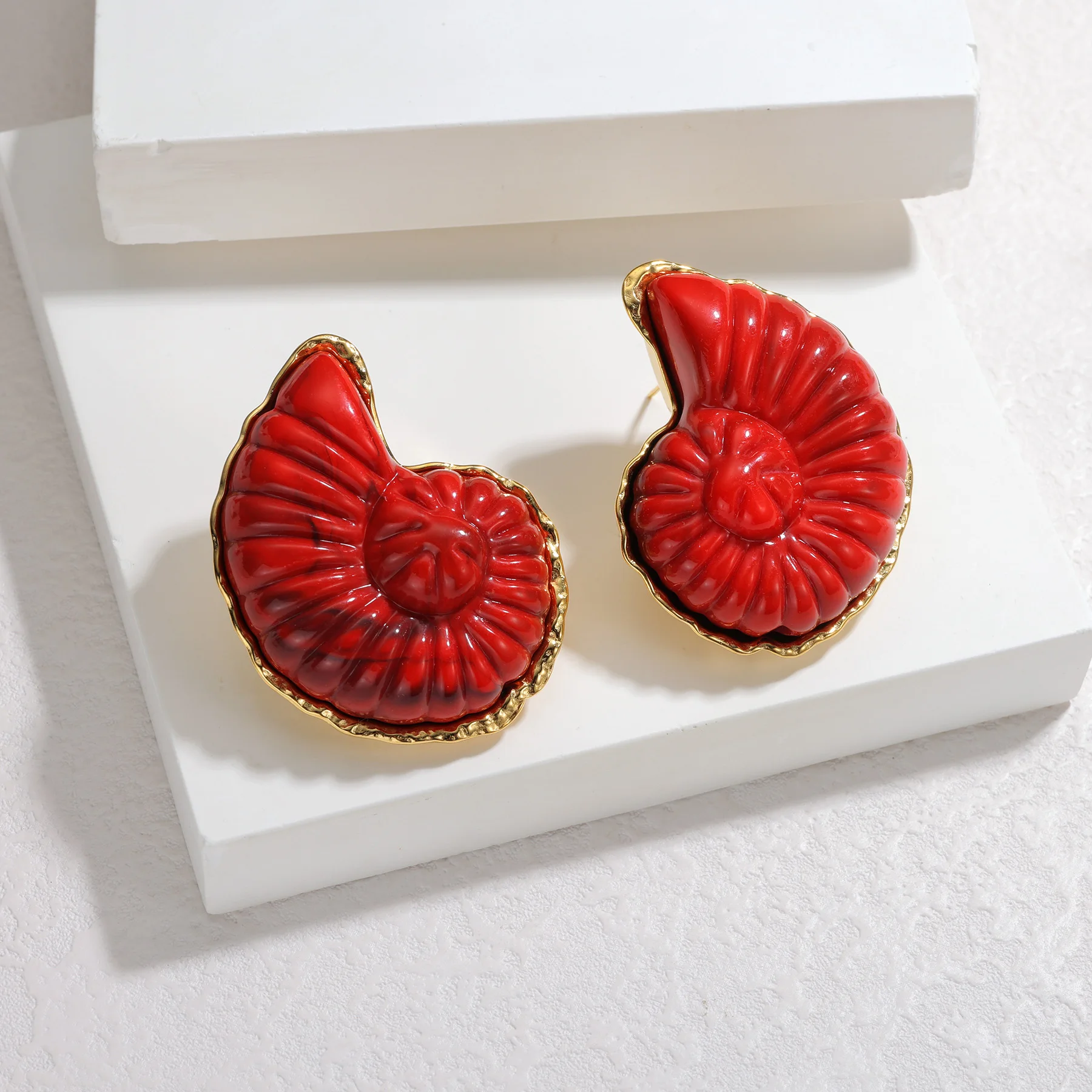 موضة جديدة مطلية بالذهب الفولاذ المقاوم للصدأ أقراط متعددة الألوان الاكريليك قذائف محارة اكسسوارات هدايا مجوهرات ساحرة للنساء