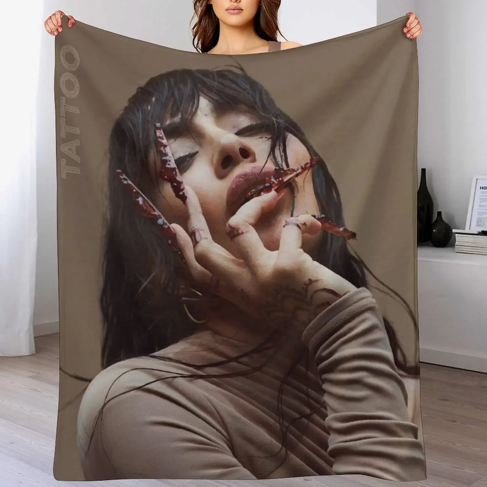 

Loreen tattoo 2023 Classic T-Shir Throw Blanket Beach Designers Blankets