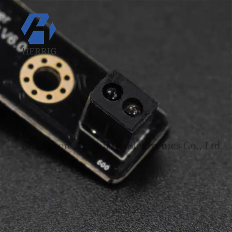 DFRobot Gravity: Mini IR Patrol Sensor V5.0 is compatible with Arduino 3.3V/5V