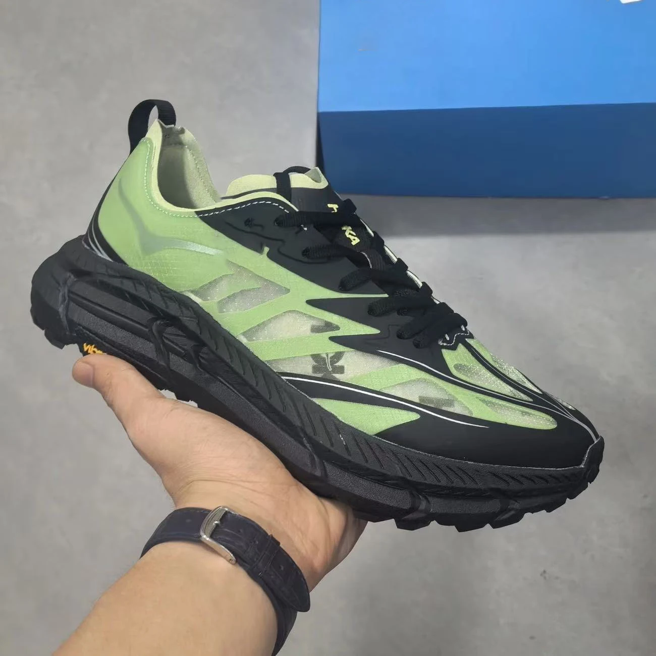 

Classic Brand Athletic Casual Shoes Breathable Comfortable Summer Running Shoes Soft-Sole Athletic Walking Shoes