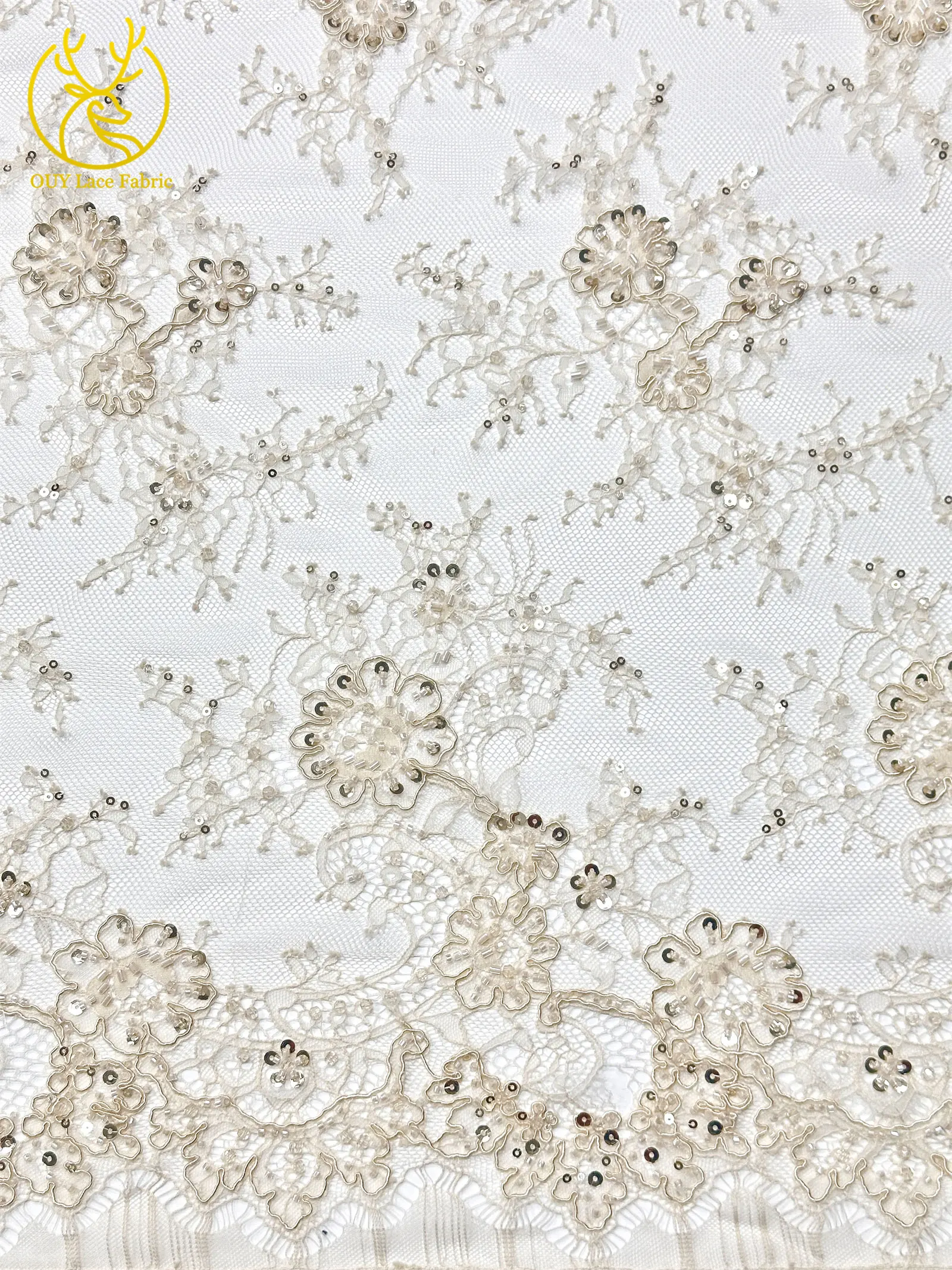 Hochwertiger Afrikanischer Pailletten-Spitzenstoff in Marineblau, Französischer Nigerianischer Perlen-Spitzenstoff, Ideal für Partykleider und Abendkleider – Detail 8
