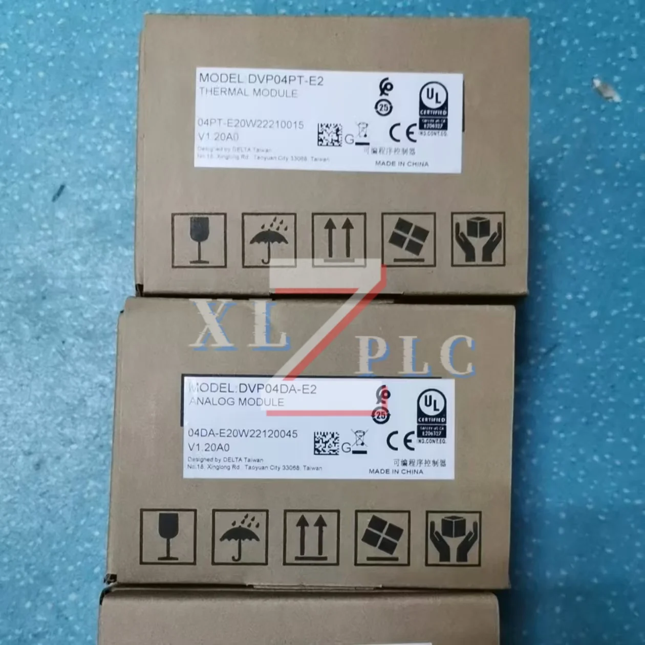 

новый в наличии Модуль ПЛК DVP04PT-E2 DVP04PT-H2