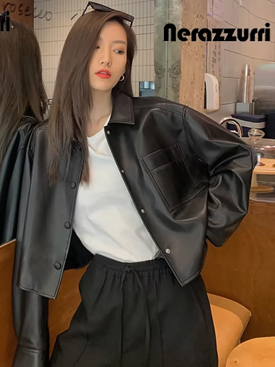 เสื้อแจ็คเก็ตหนัง PU สีน้ำตาลทรงสั้น แขนยาว มีกระเป๋า สไตล์ลำลอง แฟชั่นเกาหลี สำหรับผู้หญิง ฤดูใบไม้ผลิ ฤดูใบไม้ร่วง ยี่ห้อ Nerazzurri รุ่นปี 2025