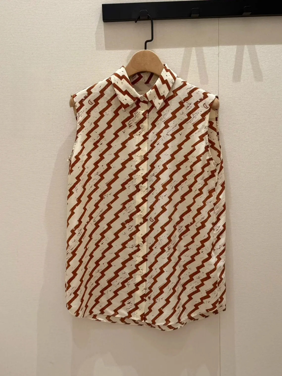 

Limited Time IC25 Summer Original Silk No-Sleeve Shirt Vintage Print Loose Fit Collar Button down Women's Casual Top