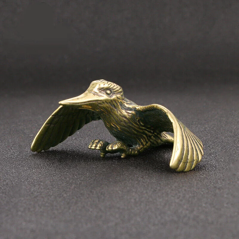 Retro Brass Hummingbird Statue Mini Flying Bird Figurine Nurturable Chinese Tea Accessory for Tea Set Desktop Decor