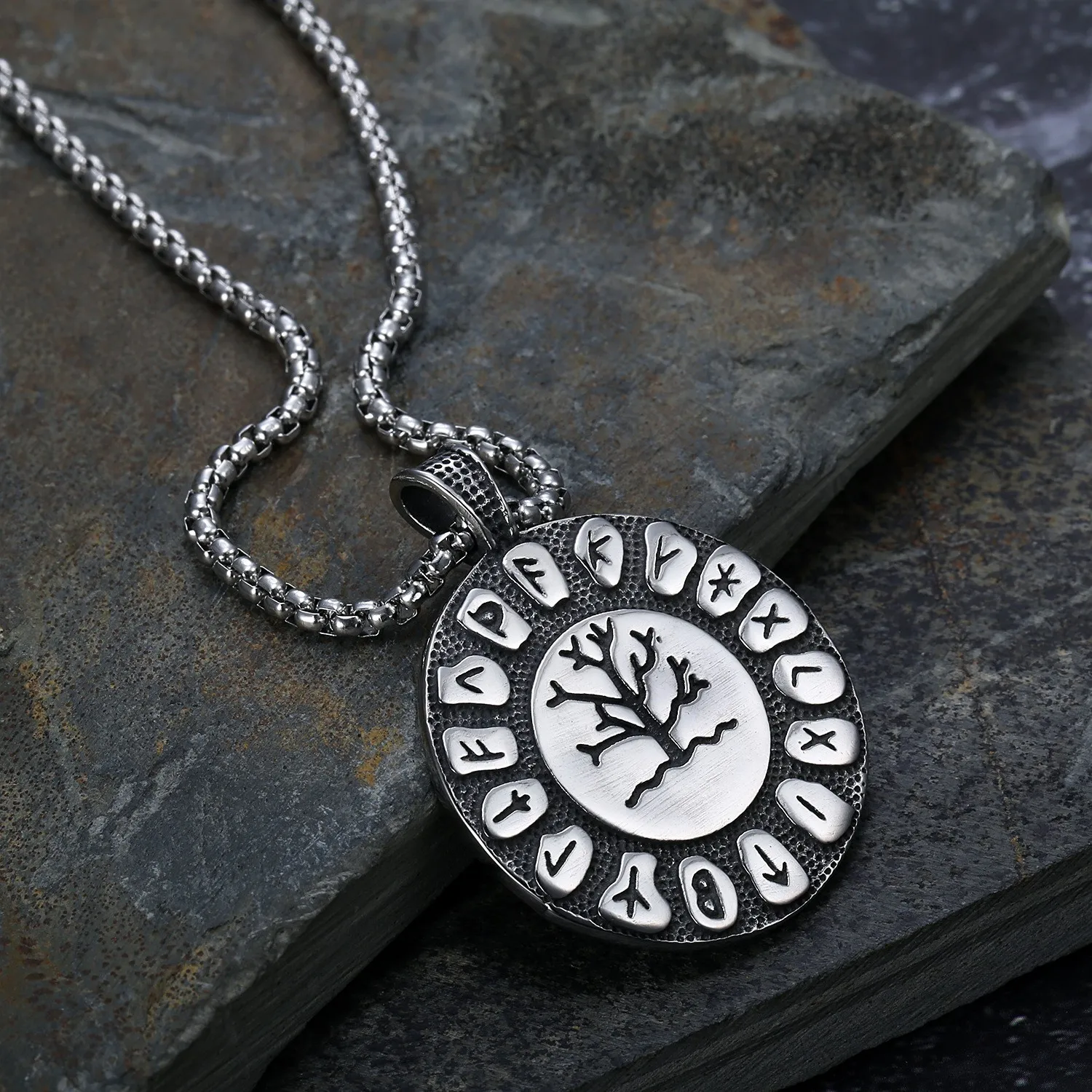 

Viking Rune Life Tree Vintage Alloy Men Pendant Necklace Personality Hip Hop Metal Pendants Neck Jewelry Fashion Accessories