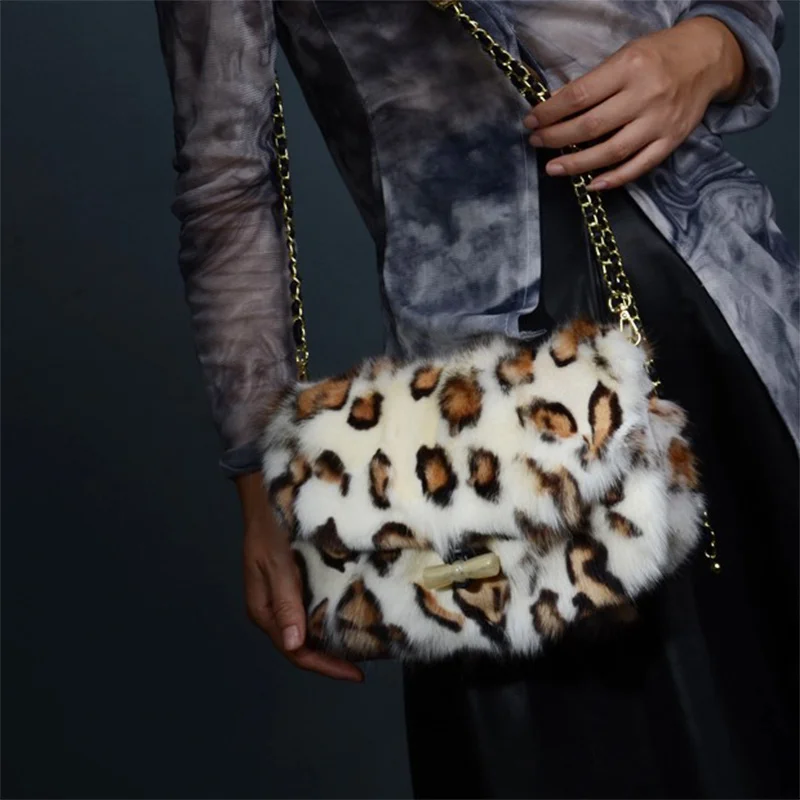 2023 Autumn Fashion New Fox Fur Shoulder Bag Natural Luxury Real Fur Senior Designer Ladies Elegant Clutch Bag Large capacity