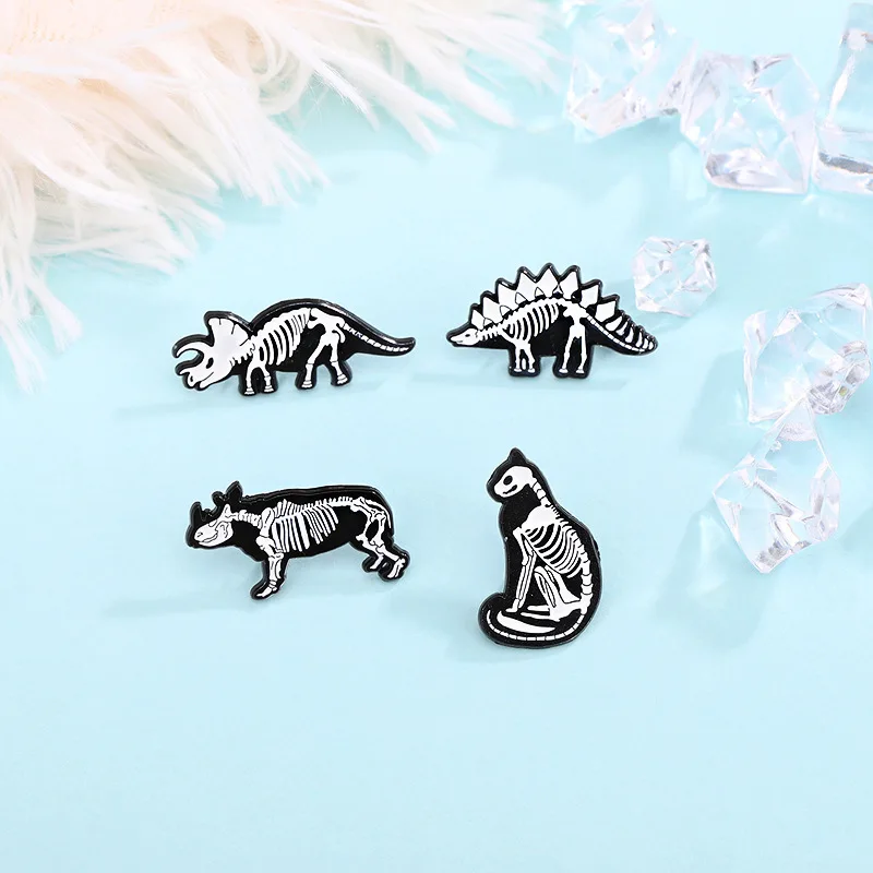 Creative Dinosaur collection Badge Perspective dinosaur bones Triceratops Tyrannosaurus Rex Trend Animal brooch