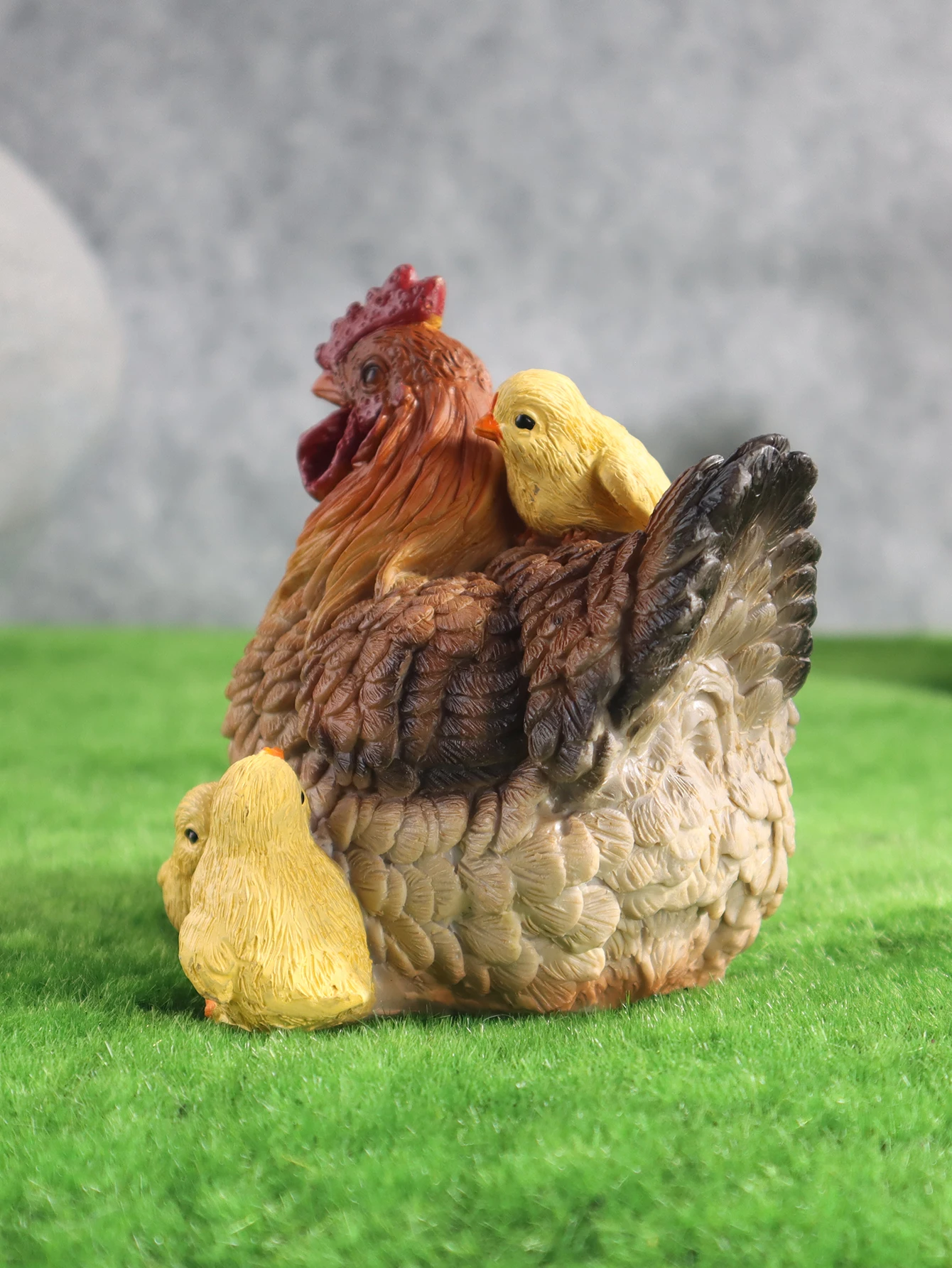 Resin Chicken Family Figurines - Realistic Rooster Sculptures for Garden, Outdoor/Courtyard Decoration