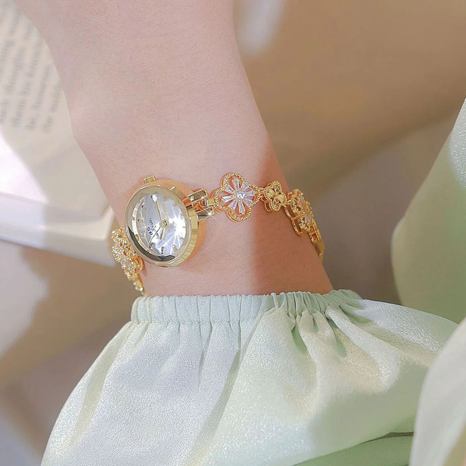 Watches For Women Fashion Elegant Gold Silver Bracelet Small Quartz Wristwatch 2025 Women's Lucky Watch Girlfriend Lovers Gift