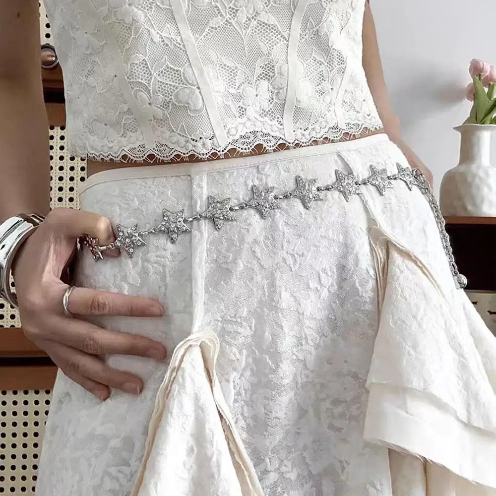 حزام معدني قابل للتعديل شرابة حزام خصر نحيف فضي اللون نجوم الخصر سلسلة الجسم سلسلة مجوهرات نجمة معدنية حزام على شكل سلسلة خماسية