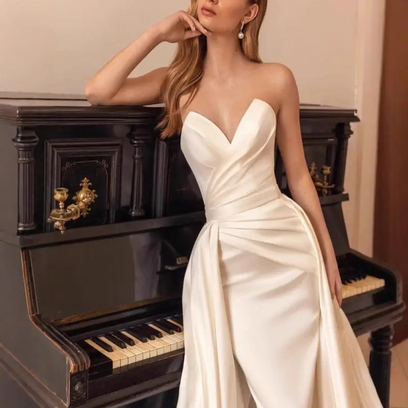 탈부착 가능한 트레인 연회 드레스가 있는 끈이 없는 심플한 인어 스커트가 있는 프렌치 새틴 웨딩 드레스 맞춤 제작