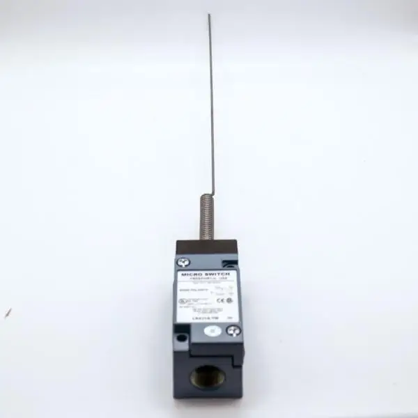 

Оригинальный новый LS4J1A7M Snap Action SPDT Chassis Mount10A 600V Концевой выключатель для ПЛК