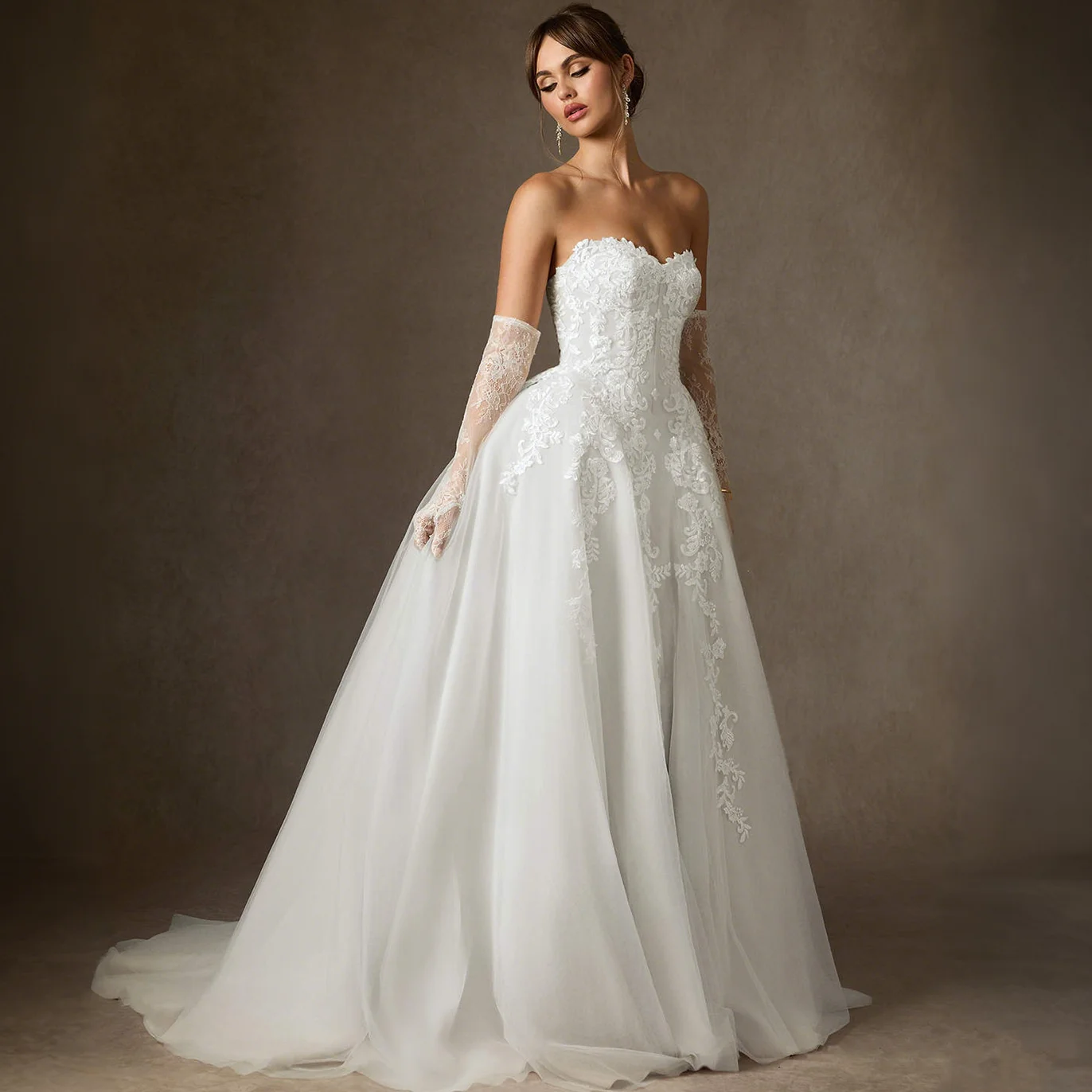 

Strapless Gorgeous Lace Wedding Dresses Elegant Sweetheart A-line Appliques Evening Gowns For Brides Ladies Dream Marriage Dress