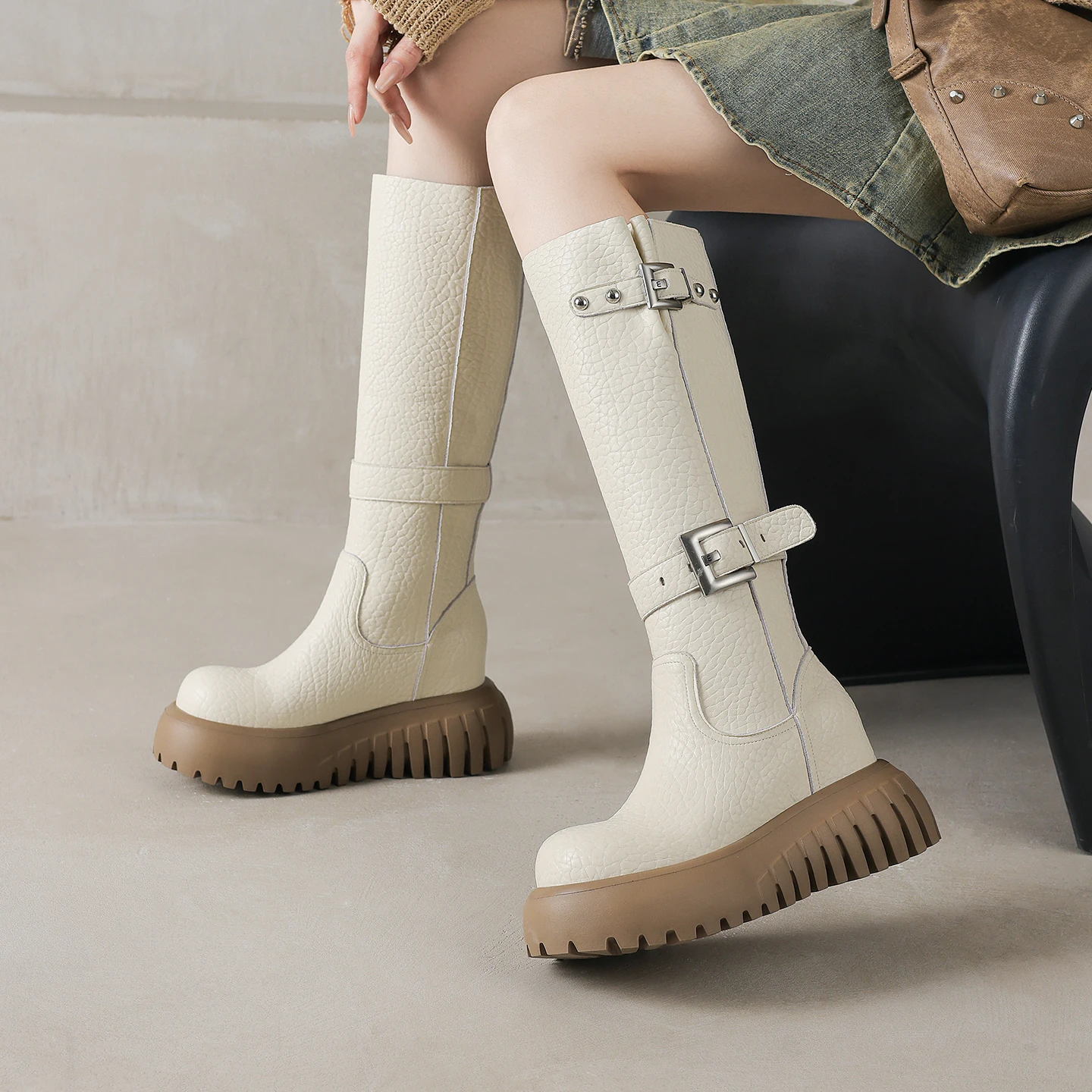 

Ковбойские ботильоны в стиле вестерн из натуральной кожи. Сапоги до колена в стиле ретро, женские сапоги с пряжкой на ремне, рыжие сапоги, современные сапоги, массивные высокие сапоги.