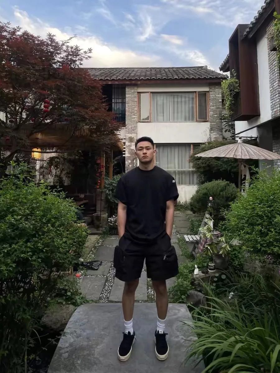 Amerykańskie spodnie dresowe męskie, uniwersalne, codzienne, outdoorowe, wielofunkcyjne, letnie, lekkie, do kolan, jednokolorowe.