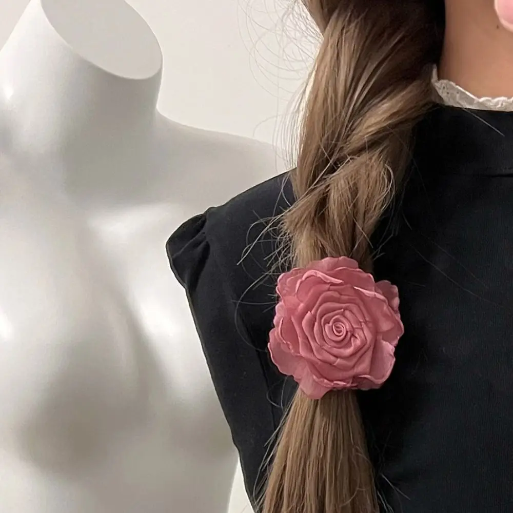 2024 6CM tessuto rosa fiore spilla fatti a mano artigianato fai da te rosa secca fermaglio per capelli retrò copricapo decorazione accessori di abbigliamento