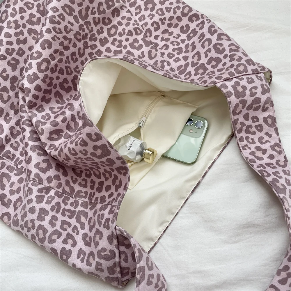 Neue 2025 Frühherbst Wildleder Leopardenmuster Schultertasche Nischen-Mode-Design Geräumige Trendige Damen-Tragetasche für Ausflüge und Einkäufe – Detail 15