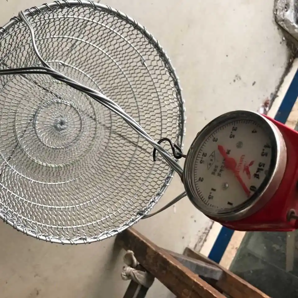 Kitchen Fruit Basket Drainage Basket Vegetable Washing Drain Net Iron Art Storage Basket for Fish Catching And Water Drainage