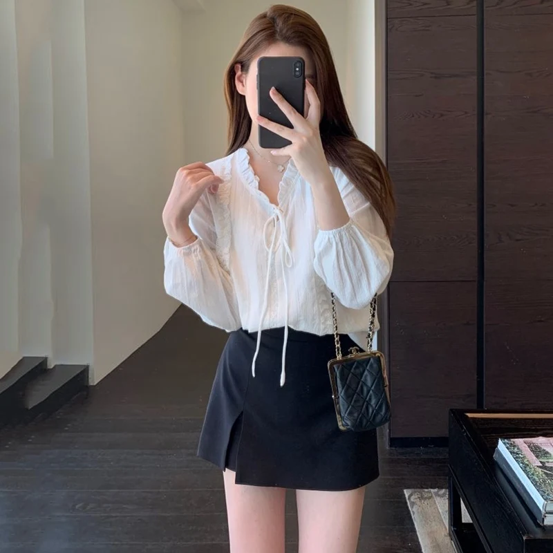 

2025 Autumn Long Sleeve French Sexy Lace V-neck Cotton Shirt for Women Cute Bow Slim Fit Shirt Fashion Trend Beautiful Tops