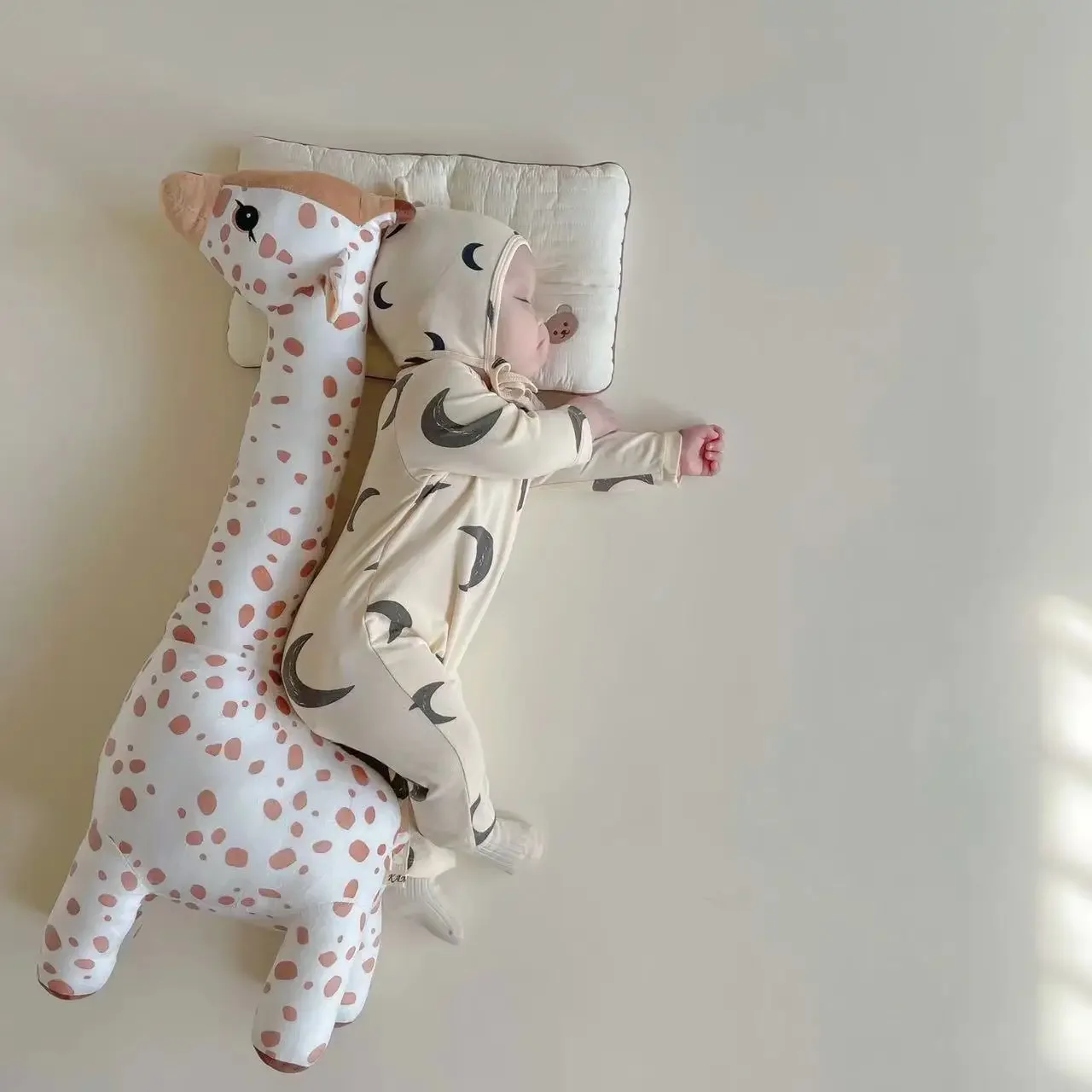 ตุ๊กตาเด็ก ของเล่นปลอบประโลมอารมณ์เด็ก ของเล่นเพื่อนนอนเด็ก ของตกแต่งห้อง ตุ๊กตาการ์ตูนยีราฟ ของเล่นตุ๊กตาขนนุ่ม ของขวัญ