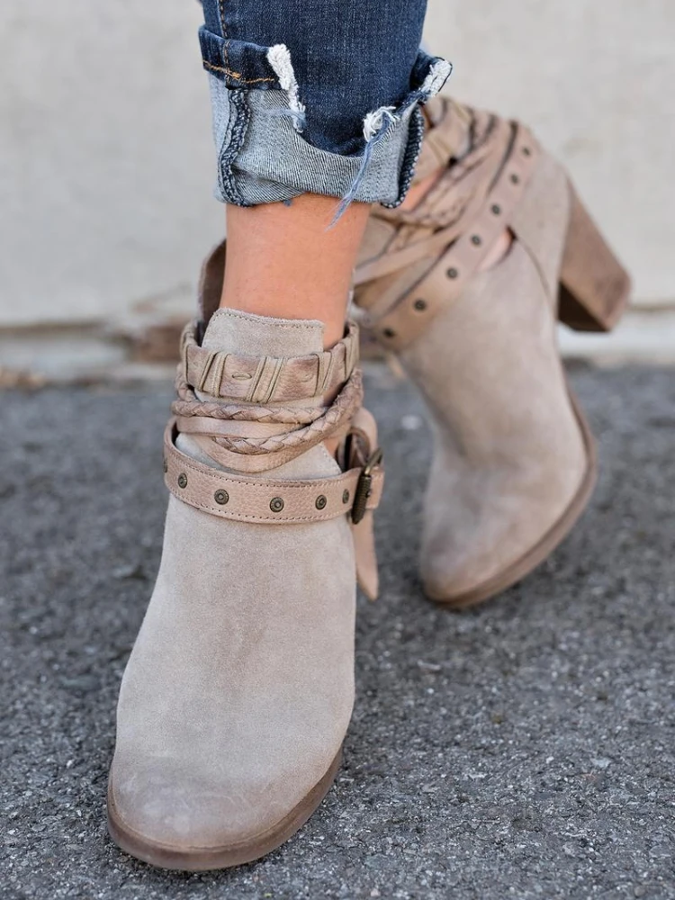 Bottes rétro européennes et américaines pour femmes, automne et hiver, nouvel article, boucle de ceinture en métal, Design Sense, bottes à talons hauts pour femmes, 2024