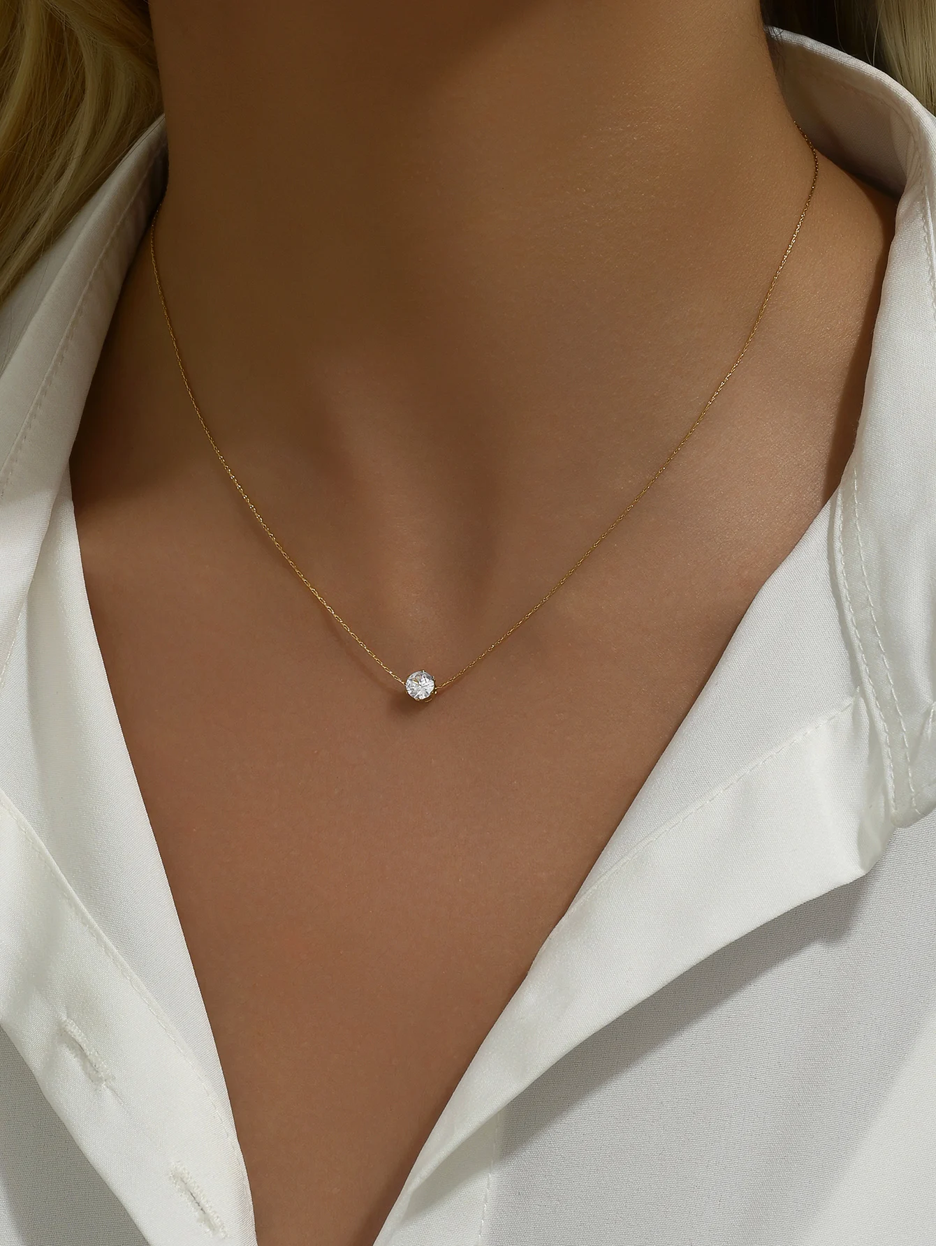 European Temperament, High-end Feel, 18K Gold Titanium Dteel Necklace, Diamond Sparkling Temperament, Collarbone Chain Jewelry