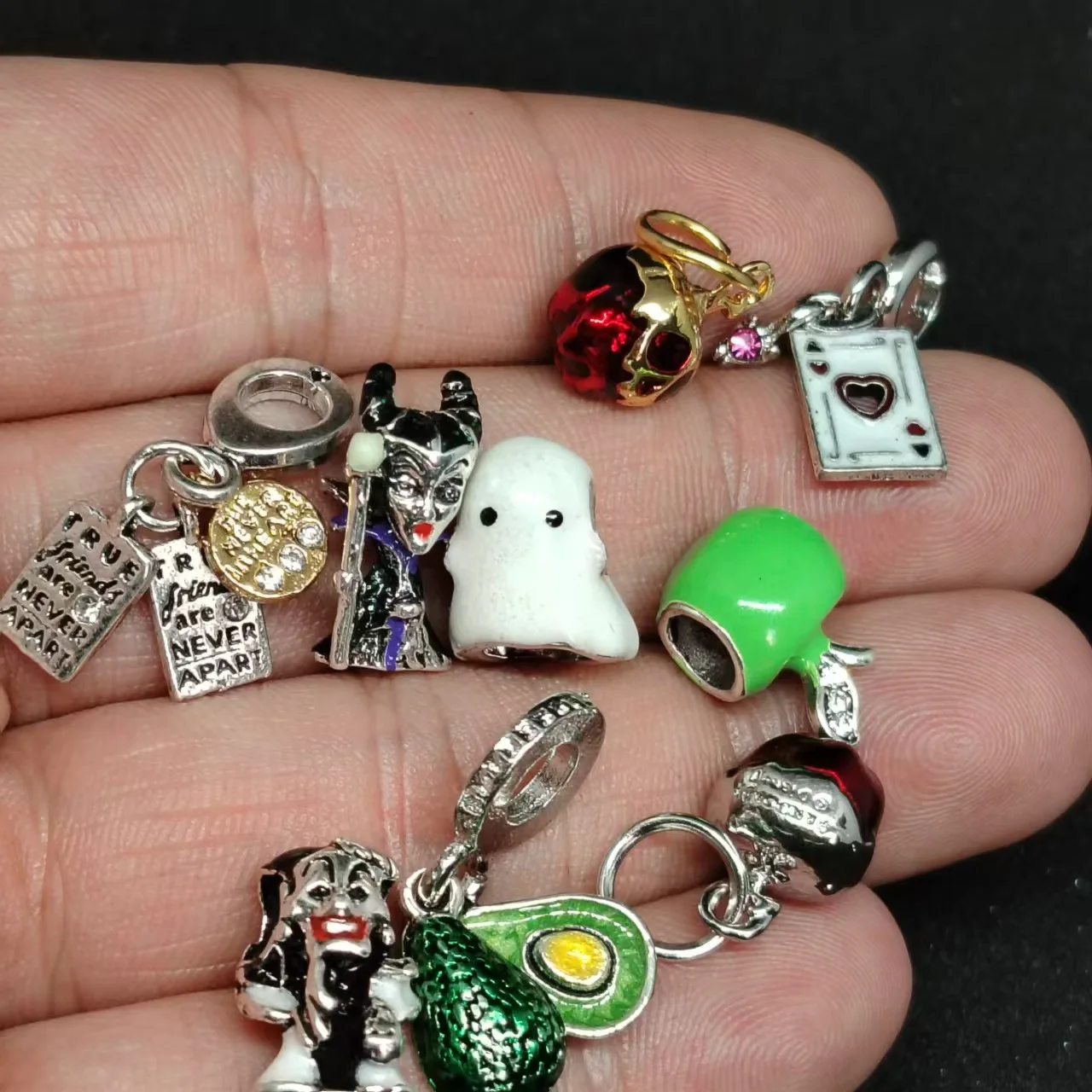 DIY ديزني الأميرة عربة الساحرة الظلام مضيئة نموذج لجسم دامبو سحر شبح الخرز صالح أساور الأزياء أنيمي مجوهرات الإكسسوار