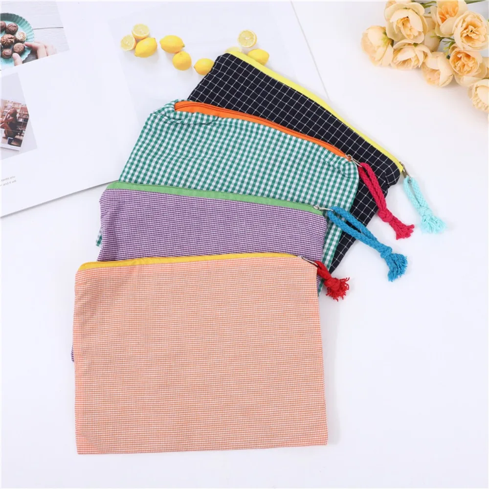 Korean Classic Small Grid Cosmetics Zipper Style Contrasting Color Change Mobile Phone Stationery Bag Convenient Storage Bag.
