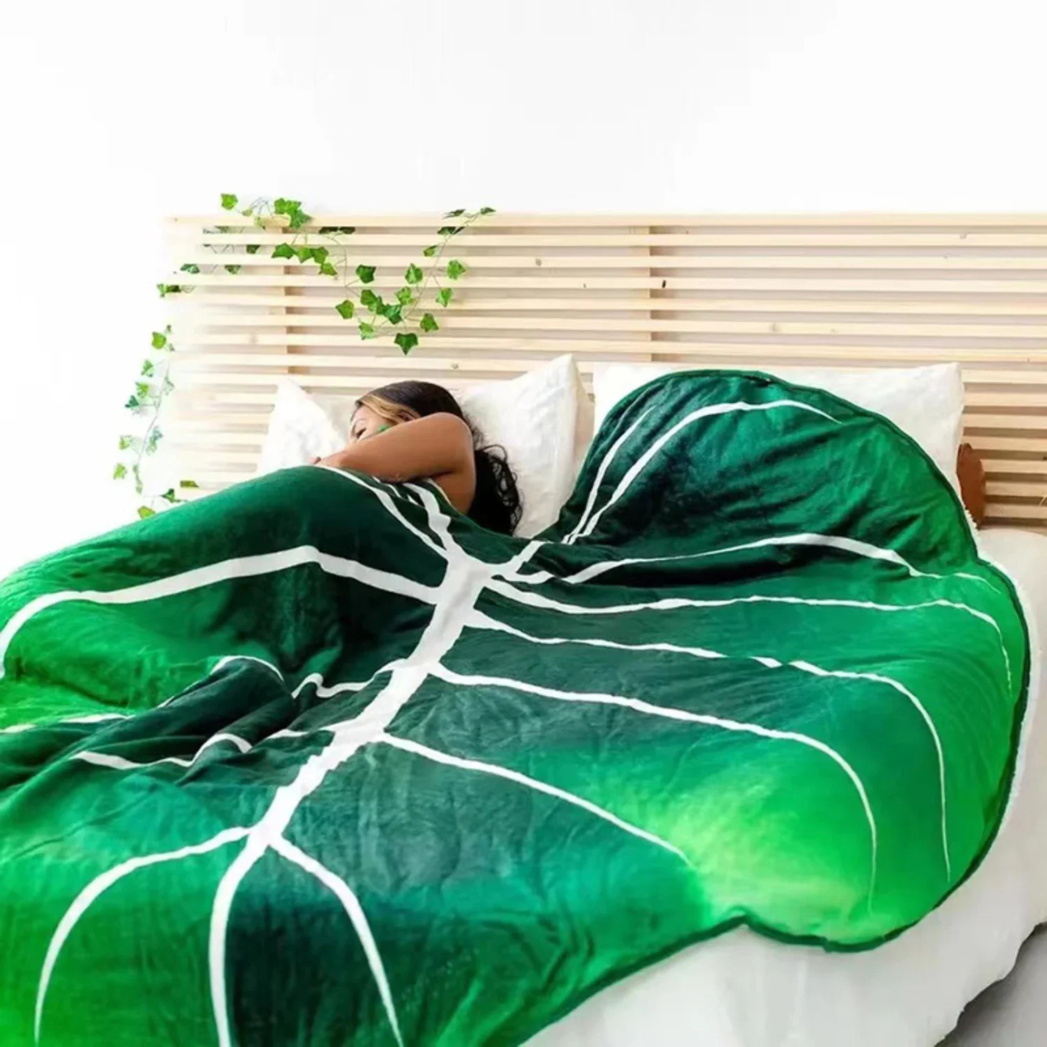 Luxuriate in the Ultimate Comfort with this Cozy, Oversized Emerald Green Plant-Themed Throw Blanket - Perfect Addition to Your