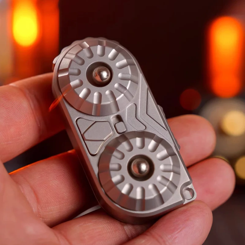 

Металлический сенсорный фиджет-спиннер 3-в-1: магнитный слайдер, монетница и карточница. Антистресс-игрушка для мужчин, снимающая тревогу.