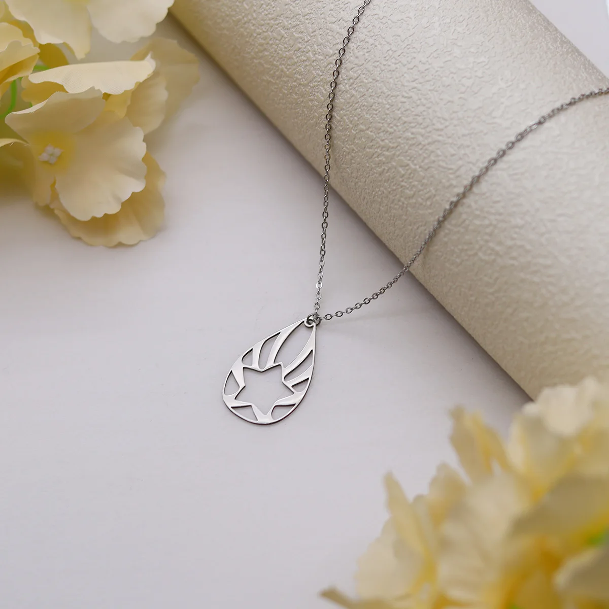 

Water Droplet Star Pendant Stainless Steel Necklace For Men And Women Fashionable Simple Super Natural Birthday Gift Jewelry