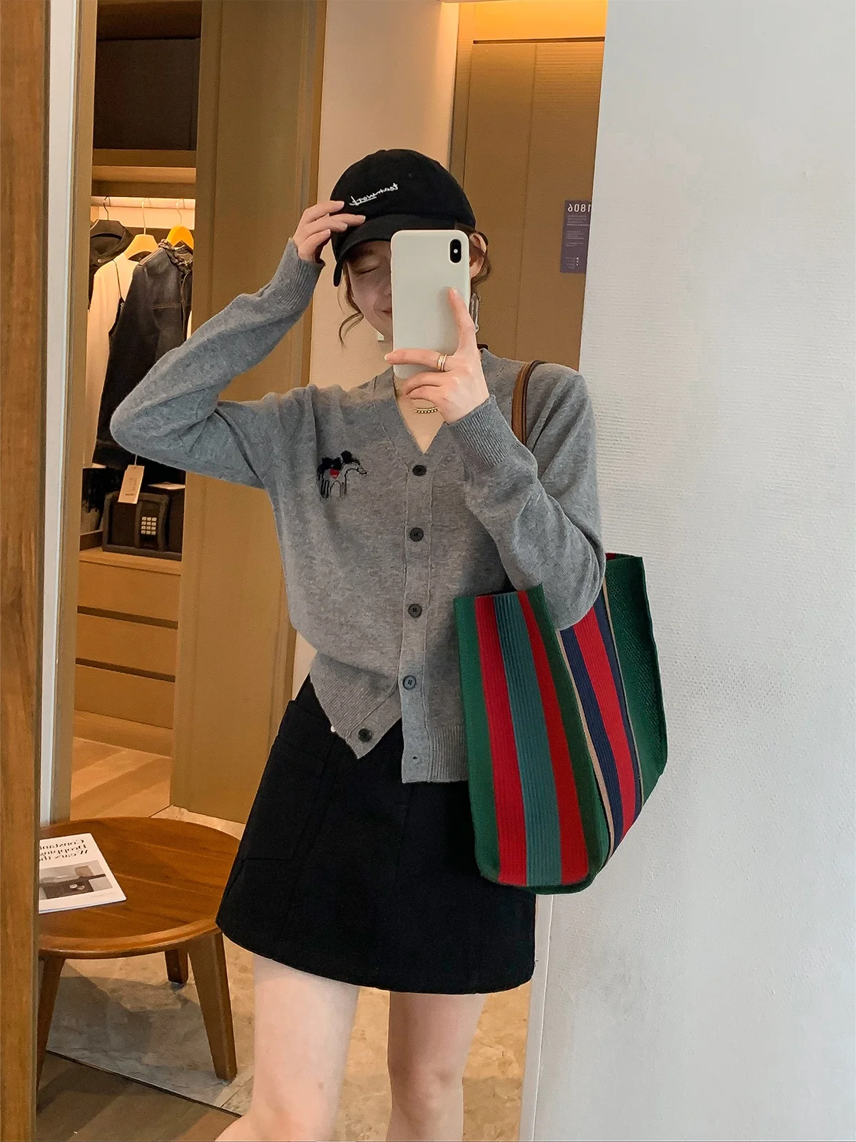 

ay V-ne Knitted Cardigan Women's Spring 2026 Faion Top Pattern Love Devil Fi Korean Sle Loose Fit Long Sve