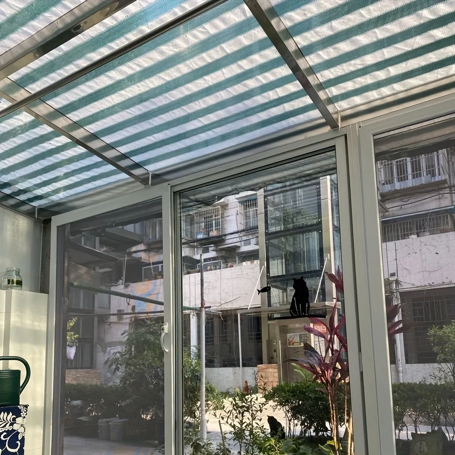 

【Porch Sunshade Net】This Sunshade Net Adopts a Breathable Grid Structure with Specially Reinforced Edges and Corners, Featuring