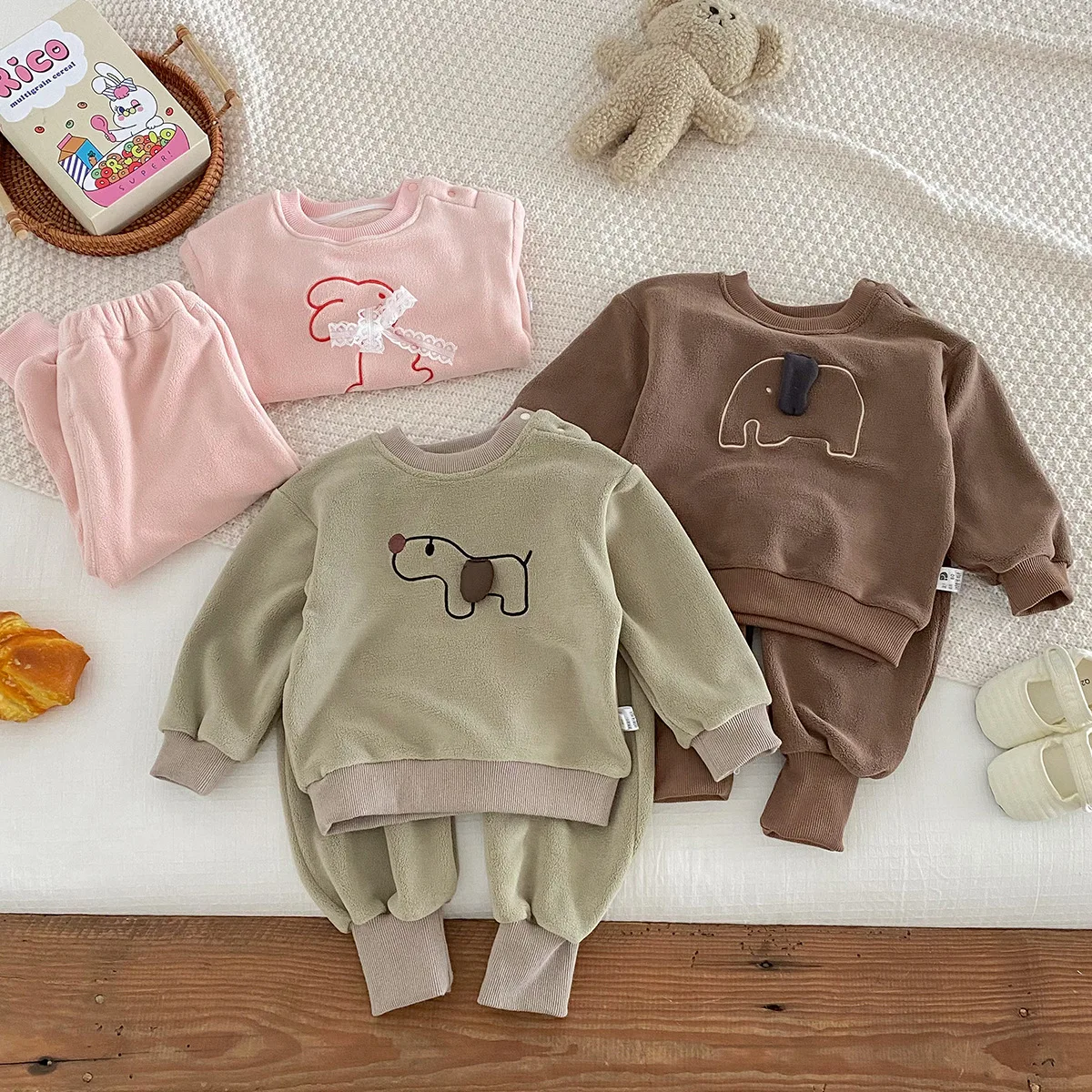 2024 Korean Autumn Winter Infant Girls 2PCS Clothes Set Fleece Cartoon Pullovers Solid Pants Suit Toddler Baby Girls Tracksuit