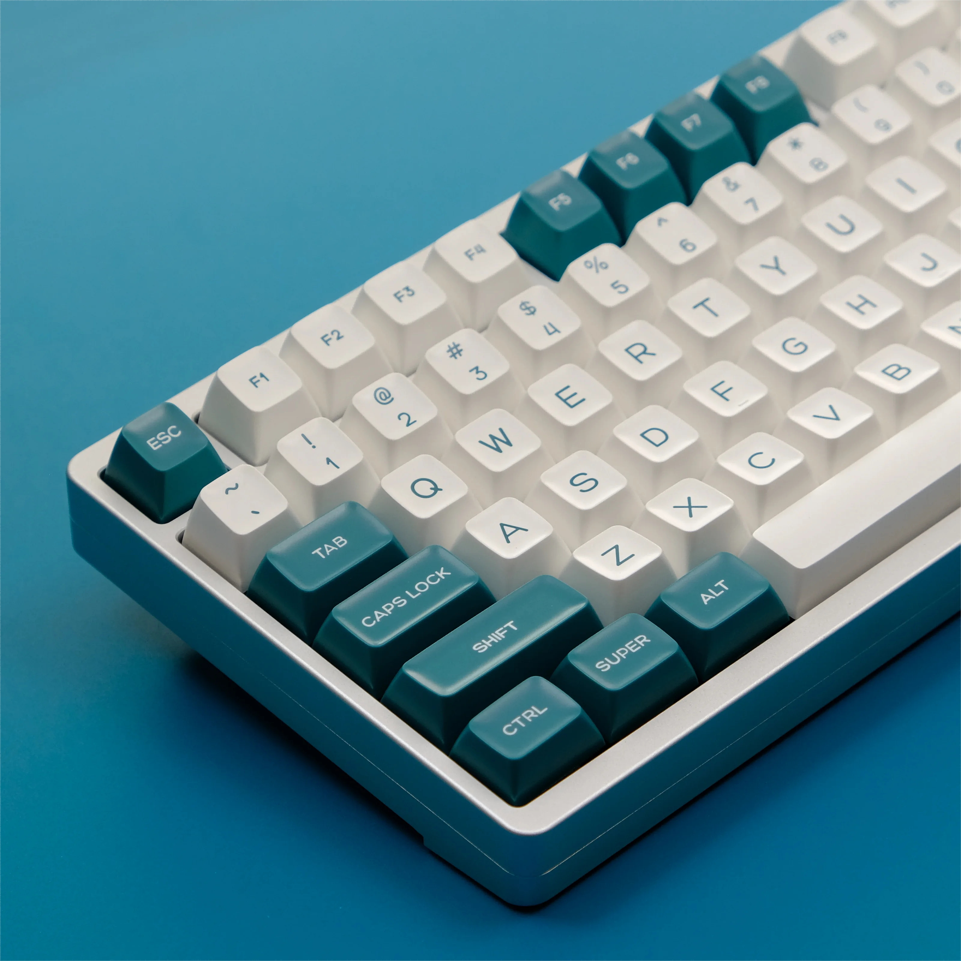 

QX Marrs Green Keycaps for Mechanical Keyboard 140+ Keys PBT Double Shot SA Height ISO Game PC GK61 Anne Pro 2