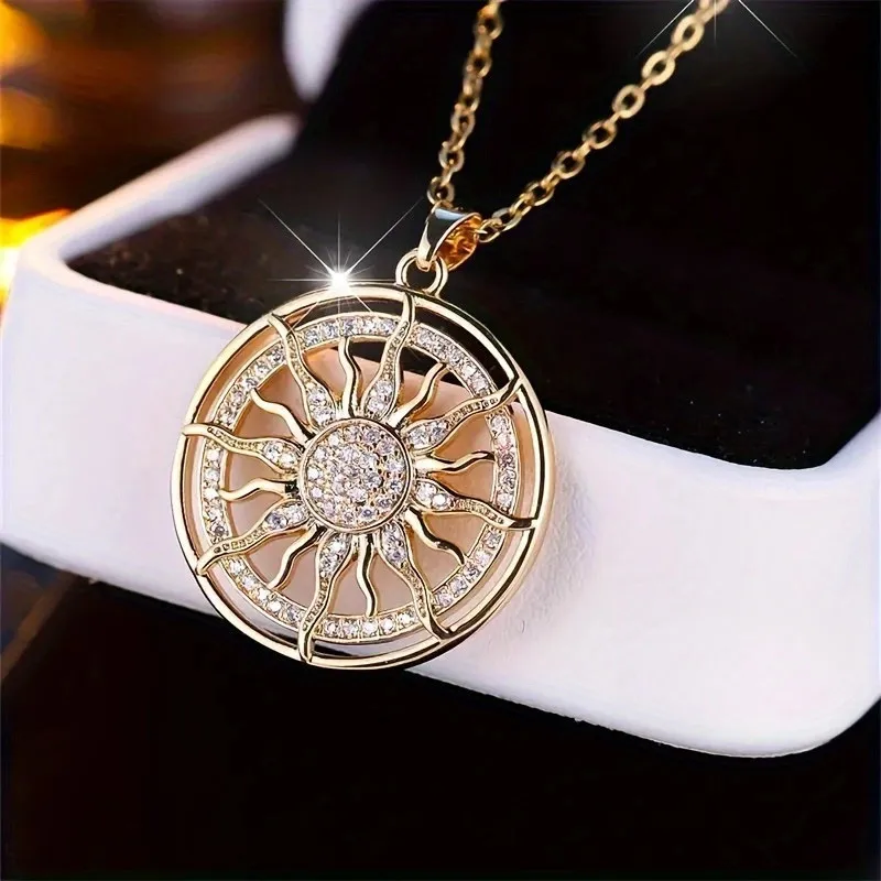 [Titanium Steel] Cross-border fashion commuting diamond white sunflower circular necklace dress multi-purpose design