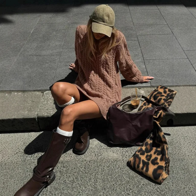 

2025Autumn Winter New Vintage Sweater Camel Color Cable Knit Round Neck Long Pullover Knitwear