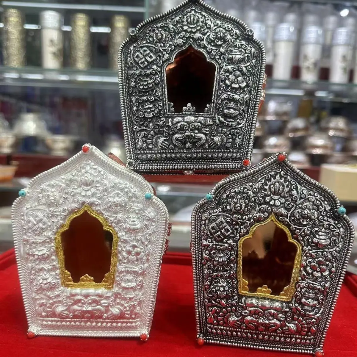 

New silver-plated Tibetan black box Tibetan Xizang pure handmade jewelry men's and women's same Buddha box